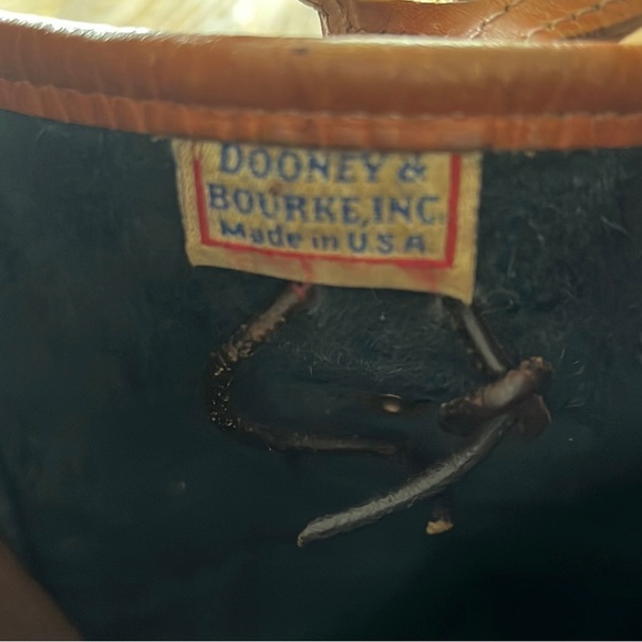 VINTAGE DOONEY & BOURKE SATCHEL R729 NAVY/BRITISH TAN TRIM - Picture 12 of 16